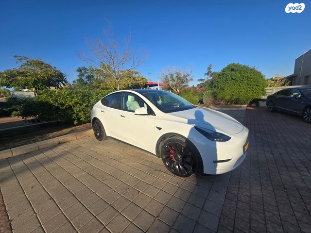 מודעת רכב טסלה מודל Y