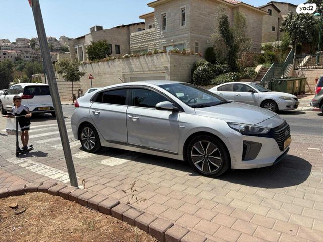 יונדאי איוניק