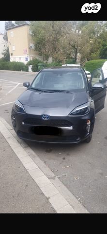 טויוטה יאריס קרוס