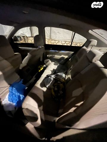 סובארו B4/לגאסי