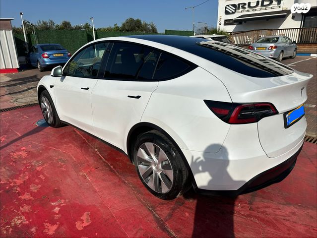 מודעת רכב טסלה מודל Y