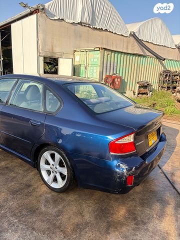 סובארו B4/לגאסי