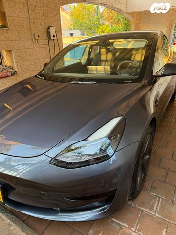 מודעת רכב טסלה מודל 3