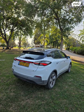 מודעת רכב ג׳ילי Geometry C