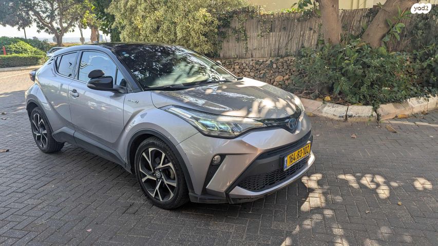 מודעת רכב טויוטה C-HR