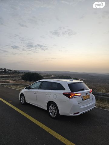 מודעת רכב טויוטה אוריס