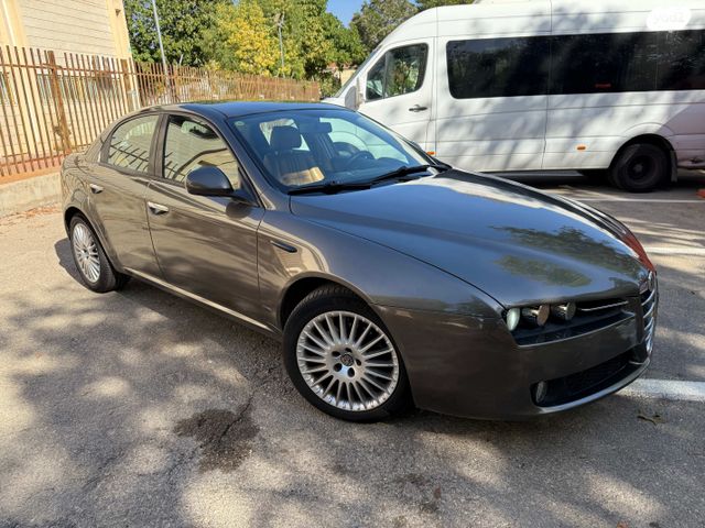 אלפא רומיאו 159