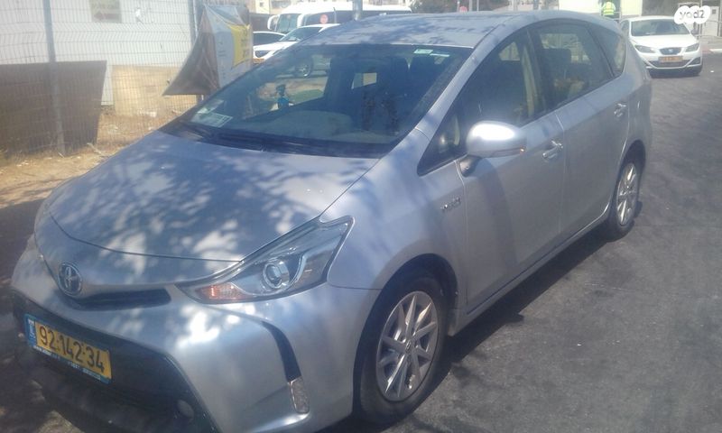 טויוטה פריוס פלוס