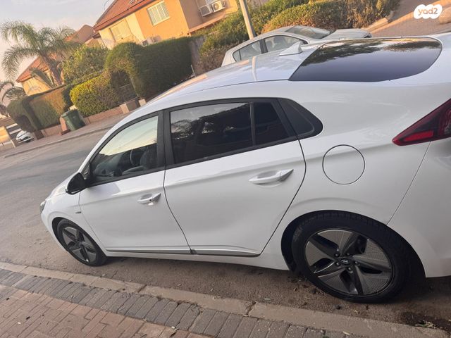 יונדאי איוניק