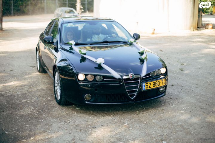 מודעת רכב אלפא רומיאו 159