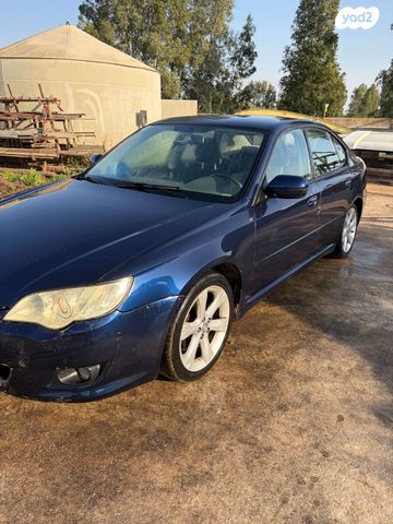 סובארו B4/לגאסי