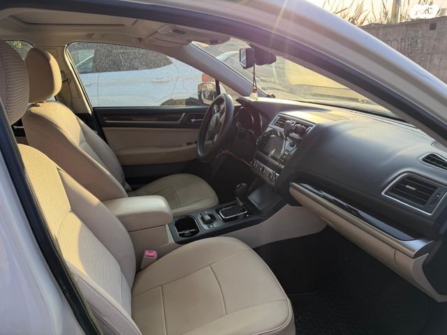 סובארו B4/לגאסי