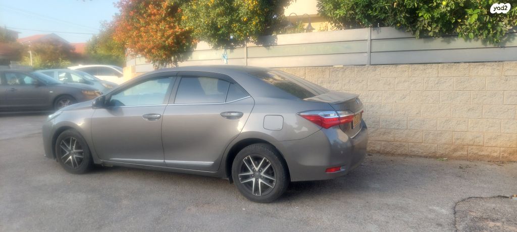 מודעת רכב טויוטה קורולה