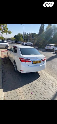 טויוטה קורולה