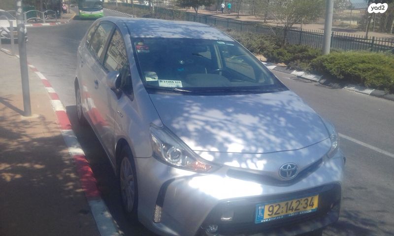 טויוטה פריוס פלוס