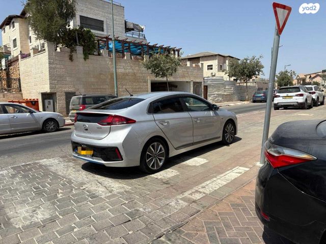 יונדאי איוניק