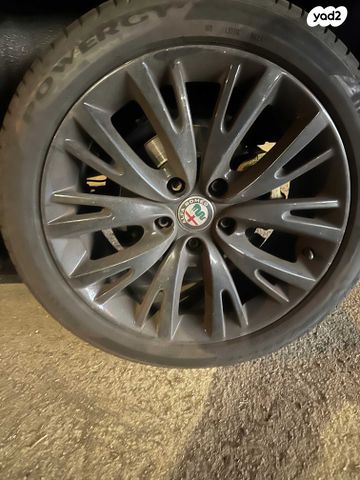 אלפא רומיאו ג'ולייטה