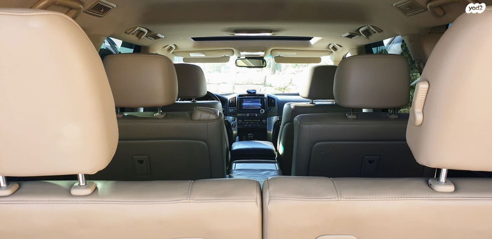 טויוטה לנד קרוזר