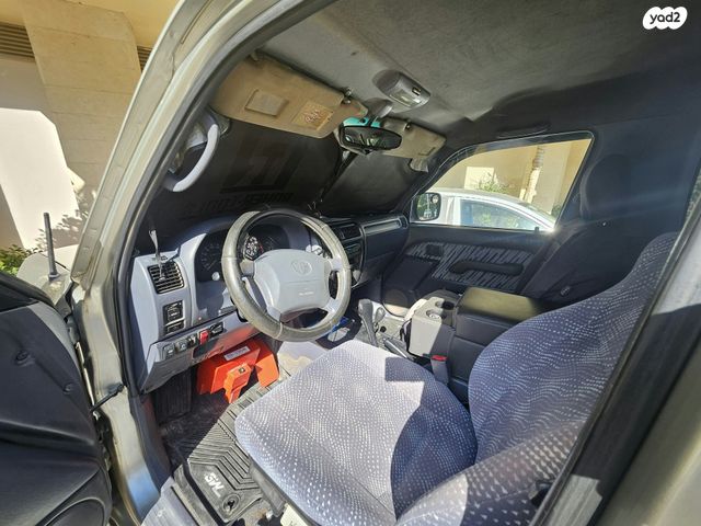 טויוטה לנד קרוזר