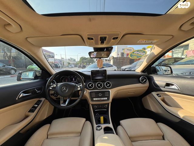 מרצדס-בנץ GLA