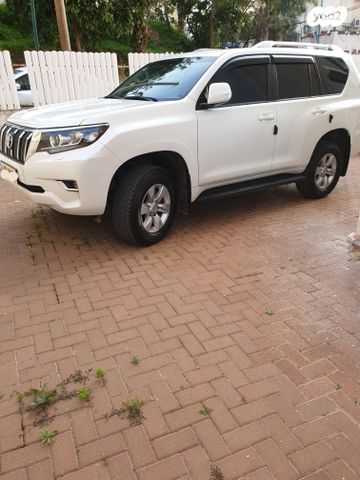 טויוטה לנד קרוזר