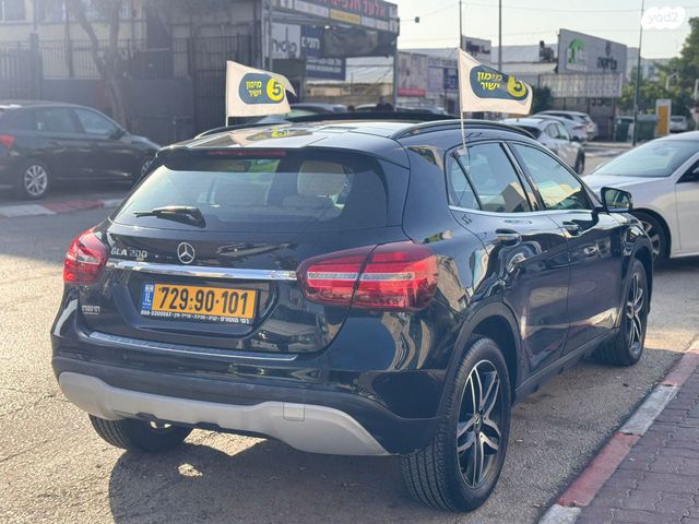 מרצדס-בנץ GLA