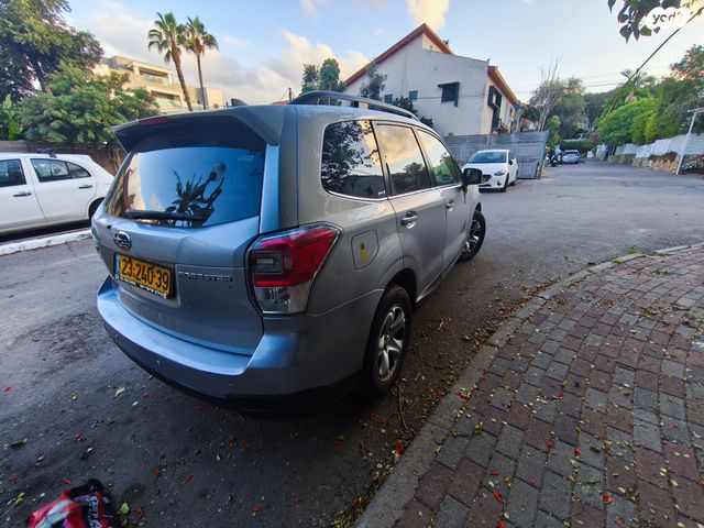 סובארו פורסטר