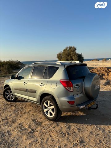 מודעת רכב טויוטה RAV4