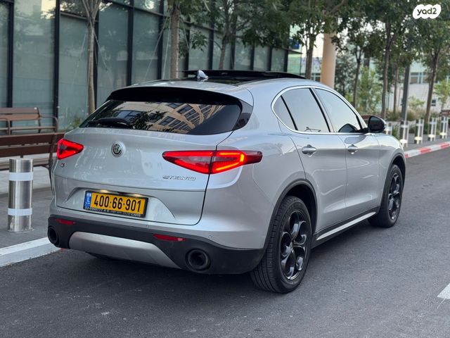 אלפא רומיאו סטלביו