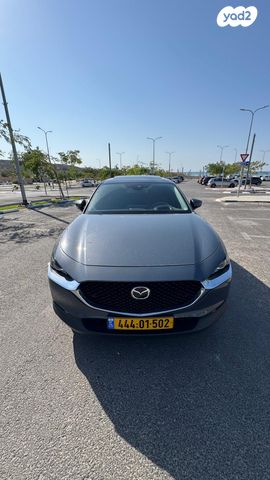 מודעת רכב מאזדה CX-30
