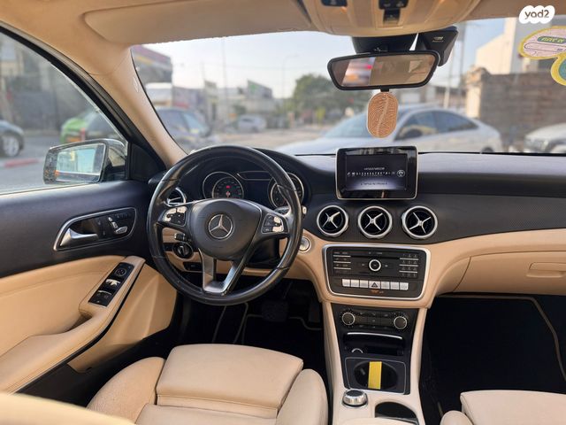 מרצדס-בנץ GLA