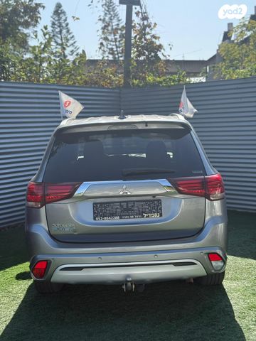 מיצובישי אאוטלנדר