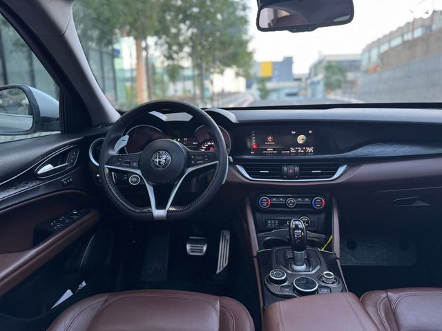 אלפא רומיאו סטלביו