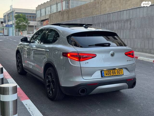 אלפא רומיאו סטלביו