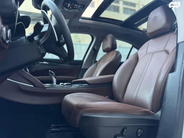 אלפא רומיאו סטלביו