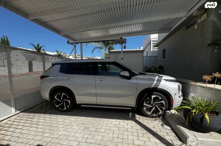 מיצובישי אאוטלנדר