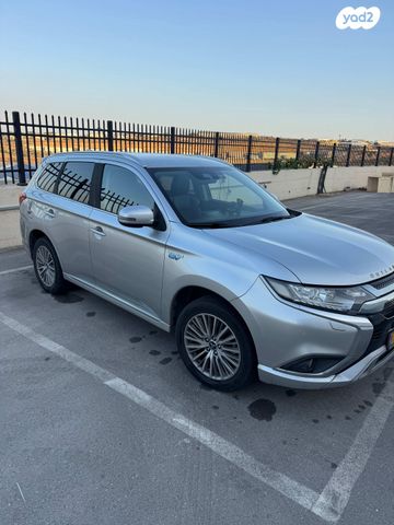 מיצובישי אאוטלנדר