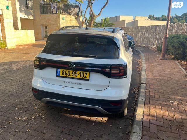 מודעת רכב פולקסווגן T-קרוס