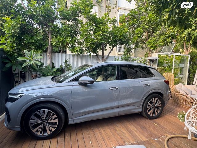 מודעת רכב אאודי Q4 e-tron