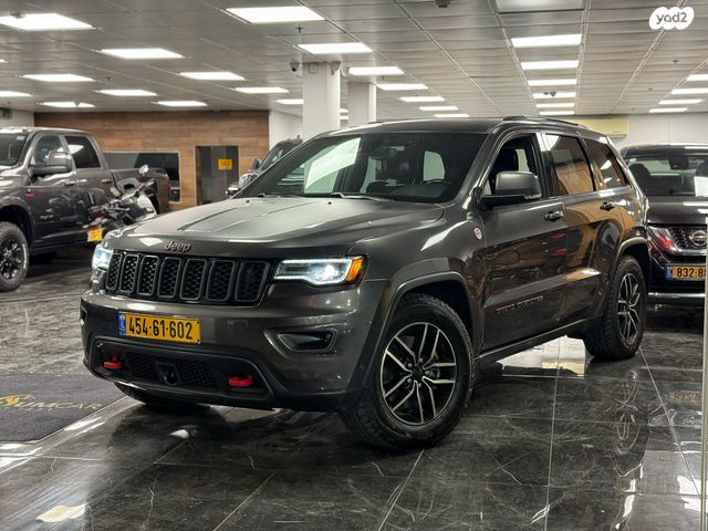 מודעת רכב ג'יפ גרנד צ'ירוקי