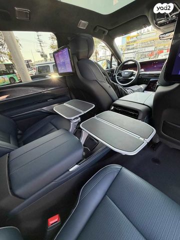 מודעת רכב קאדילק אסקלייד