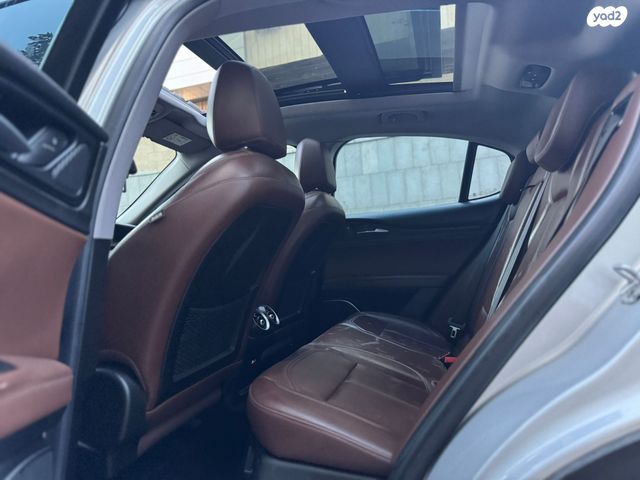 אלפא רומיאו סטלביו