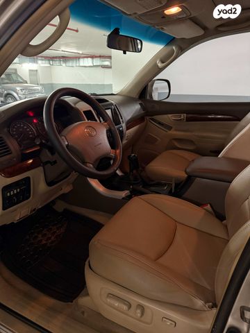 טויוטה לנד קרוזר