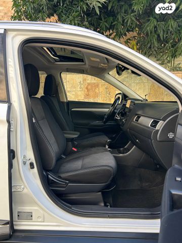 מיצובישי אאוטלנדר