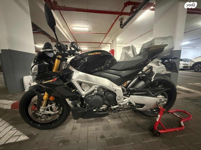 אפריליה טואונו V4