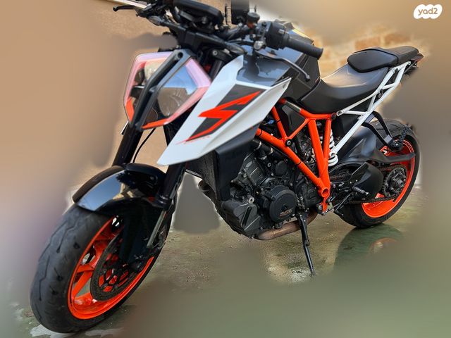 KTM Naked Super Duke 1290R
