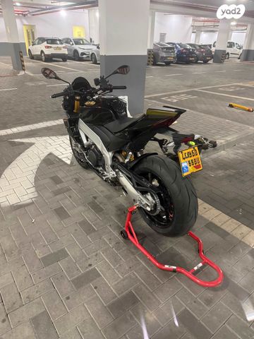 אפריליה טואונו V4