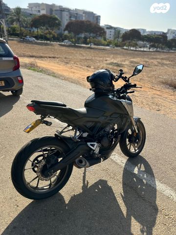 הונדה CB125R