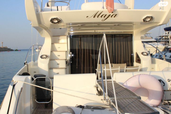 יאכטות - סירות מנוע