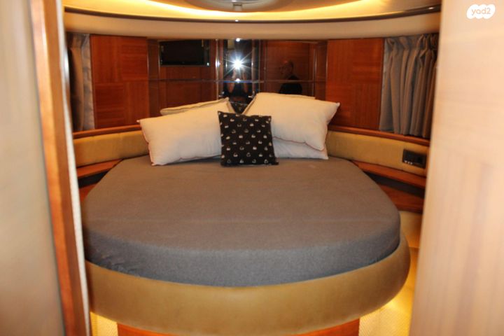 יאכטות - סירות מנוע